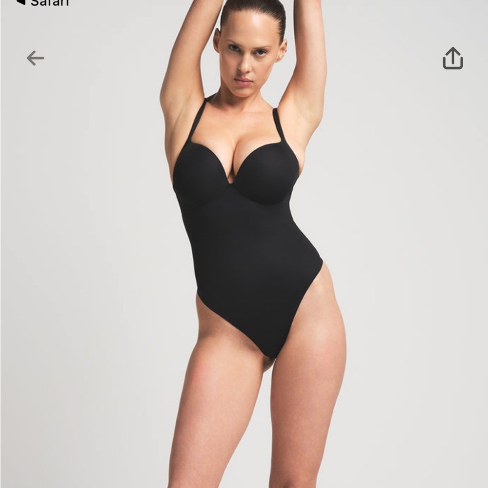 Skims Ultimate Body Push-Up Thong Bodysuit Onyx Black SizeSmall Medium NWT $128